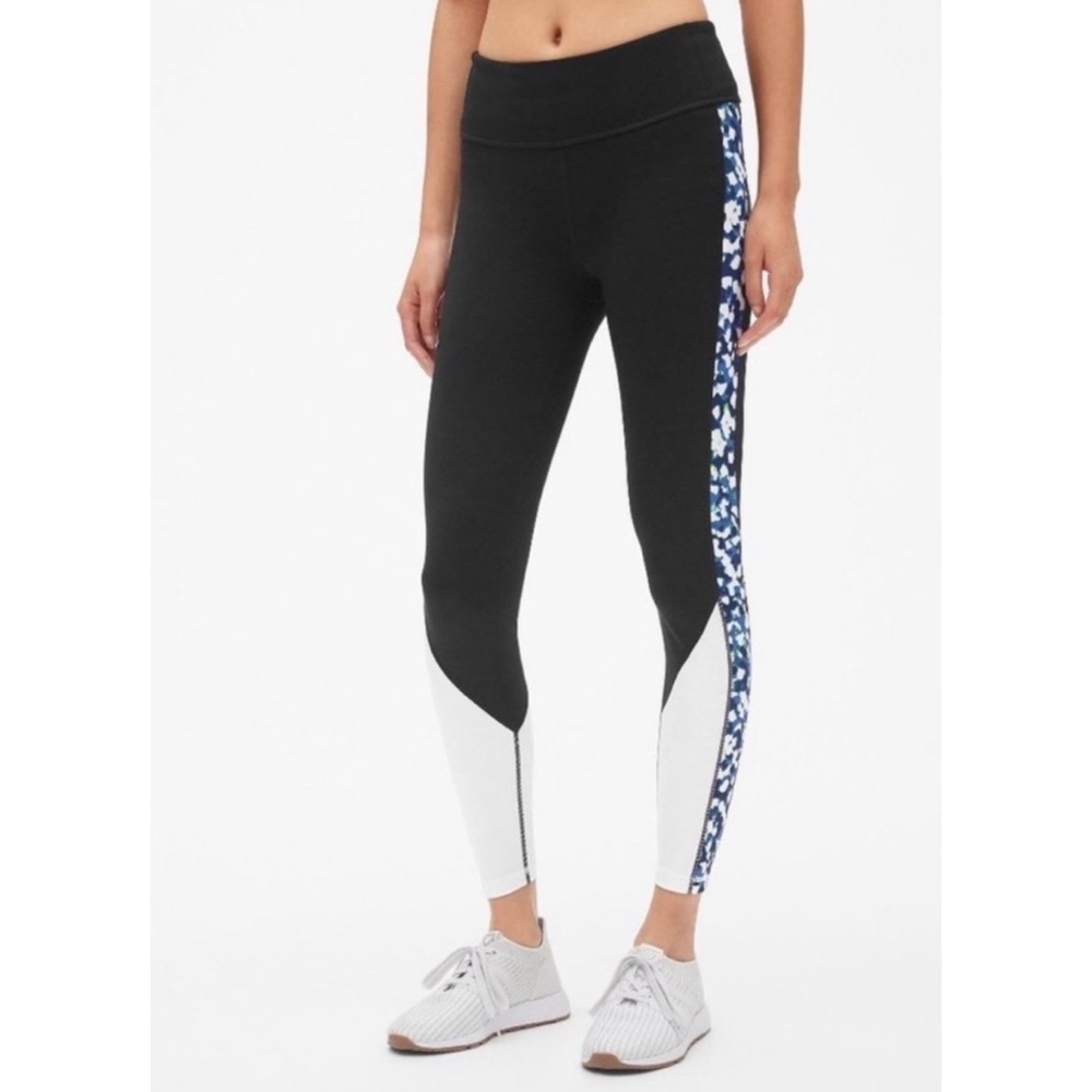 GAP Blackout Technology Black White Floral Panel Leggings